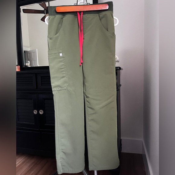 FIGS Dark Olive Kade Scrub Pants XXS Petite Perfect Condition - Picture 2 of 4
